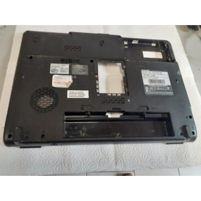 toshiba satellite l300-20z SCOCCA INFERIORE BASE